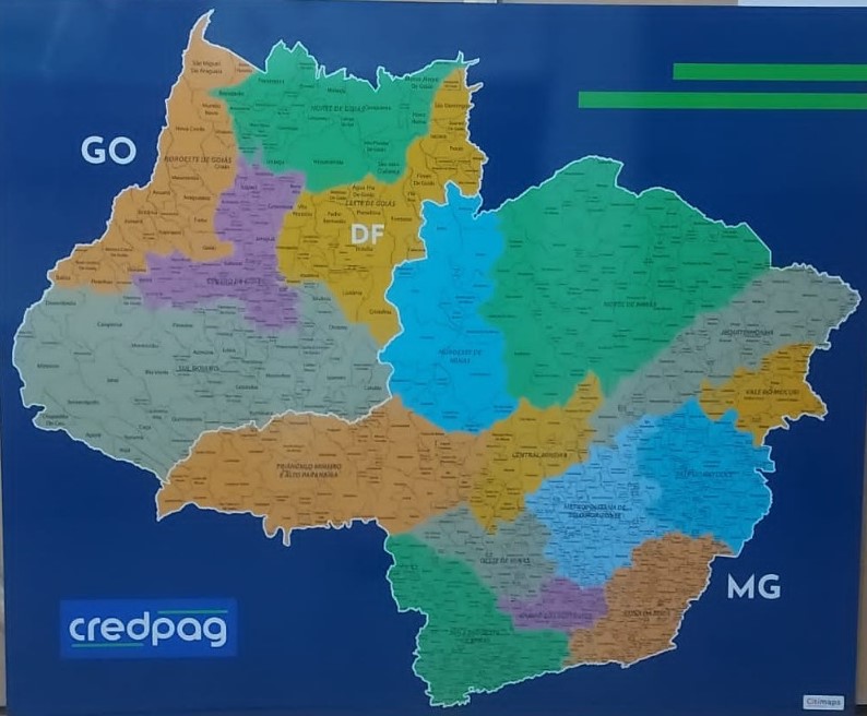 mapa de goiás e minas com mesorregiões coloridas em fundo azul
